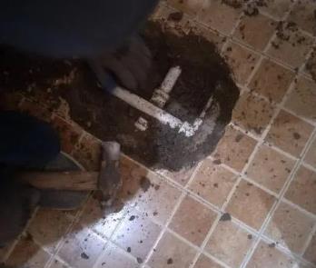 明光卫生间漏水维修公司为您分享下卫生间渗水如何处理及注意事项